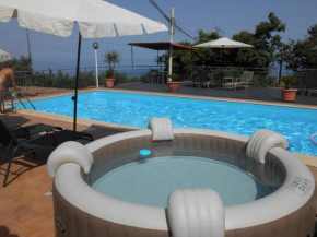 Al Villino Sunrise in villa con piscina ed idromassaggio, Sant'alfio